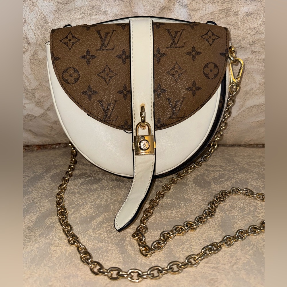 Faux Louis Vuitton Monogram Brown and White Crossbody Bag